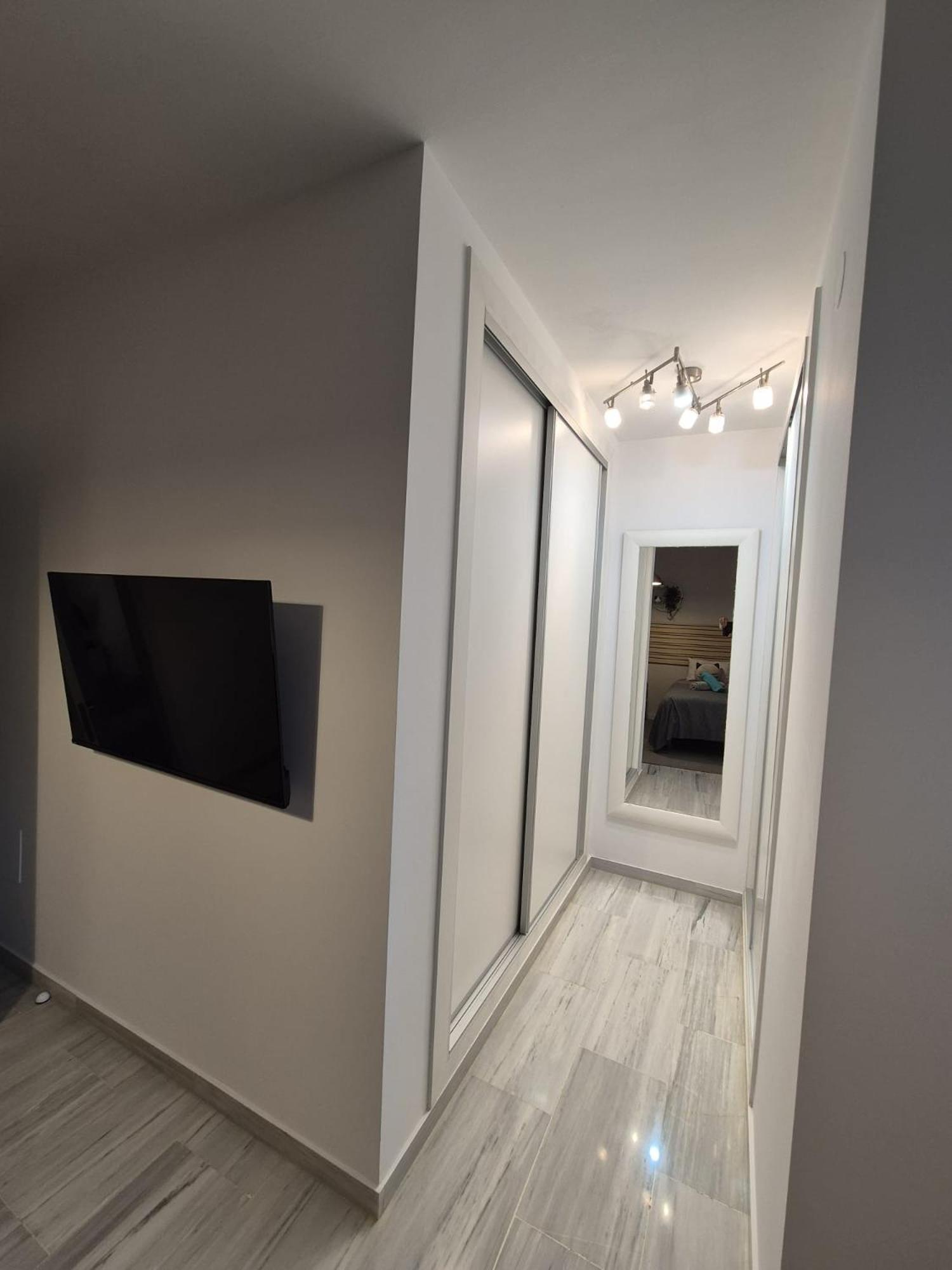Luxurious Three Bedroom Duplex Apt Close To Beach 푸엔히롤라 외부 사진