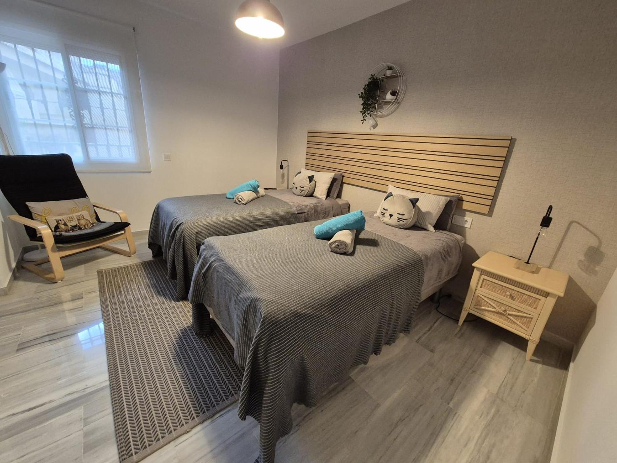 Luxurious Three Bedroom Duplex Apt Close To Beach 푸엔히롤라 외부 사진